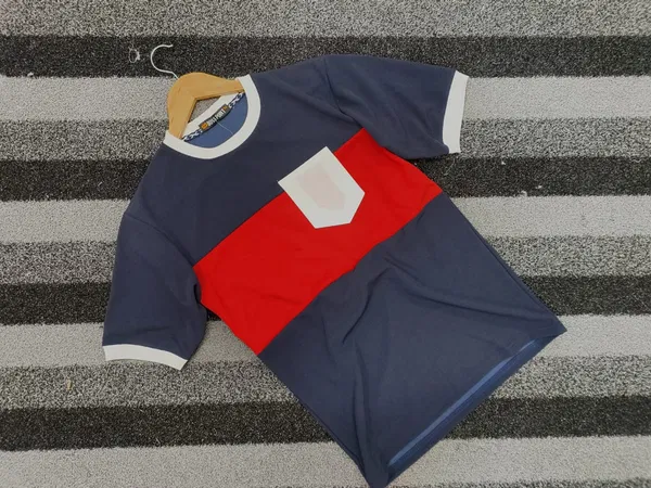 Nevy & Red Contrast Drop-Sholder