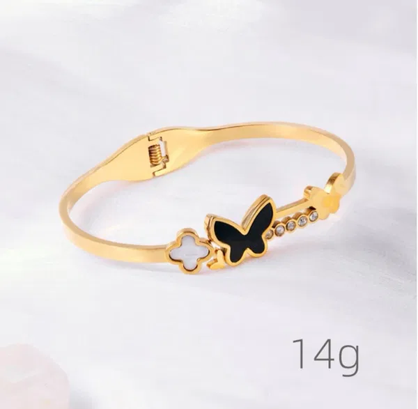 Bl butterfly Wh Clo'ver