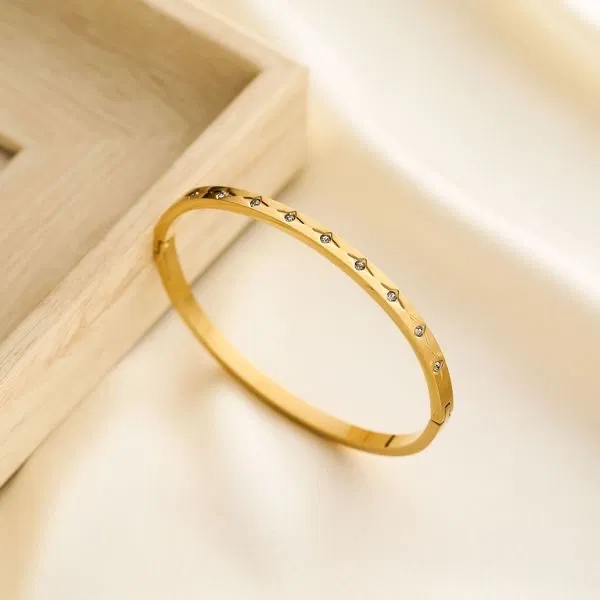 Cross star diamond cuff