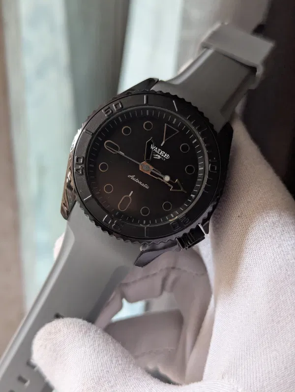 Seiko Quartz Watch Grey Belt