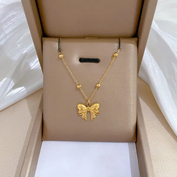 Bow/pookie neckpiece