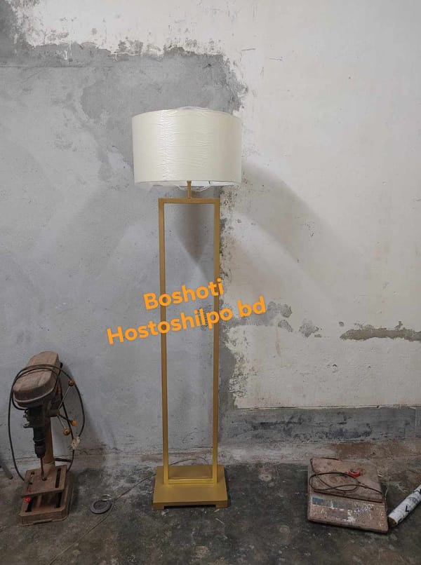 Corner stand lamp