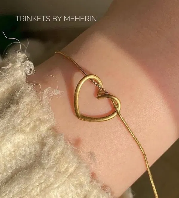 Hollow Love Bracelet