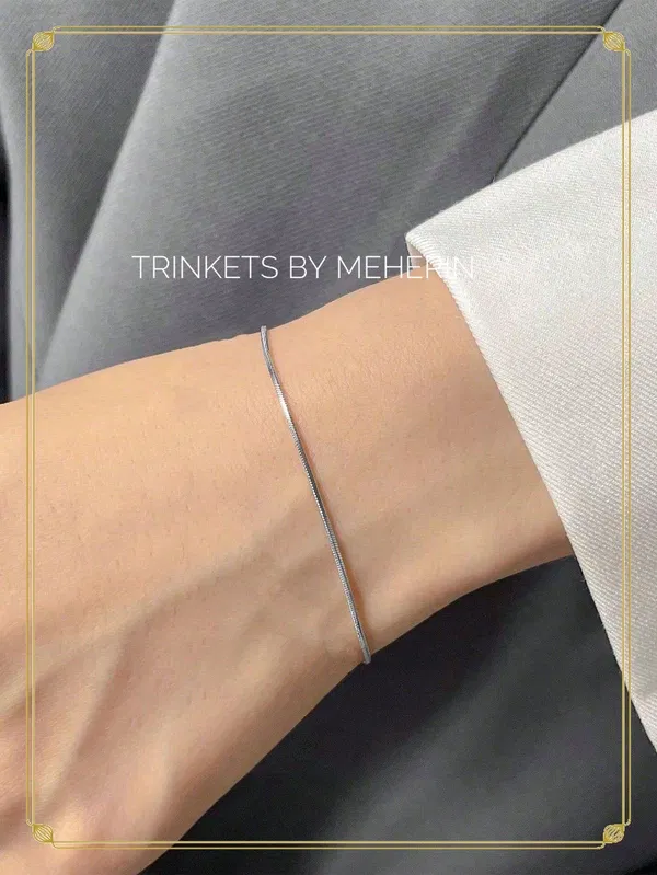 Minimal silver bracelet. Color guaranteed