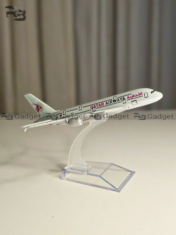 Qatar Airways A380 Metal Aircraft -16cm