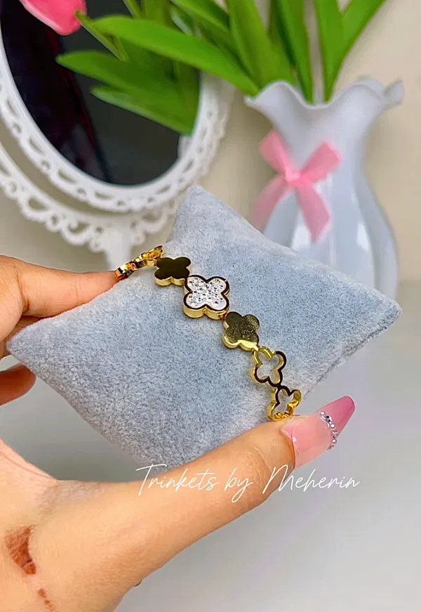 Openable cuff bracelet