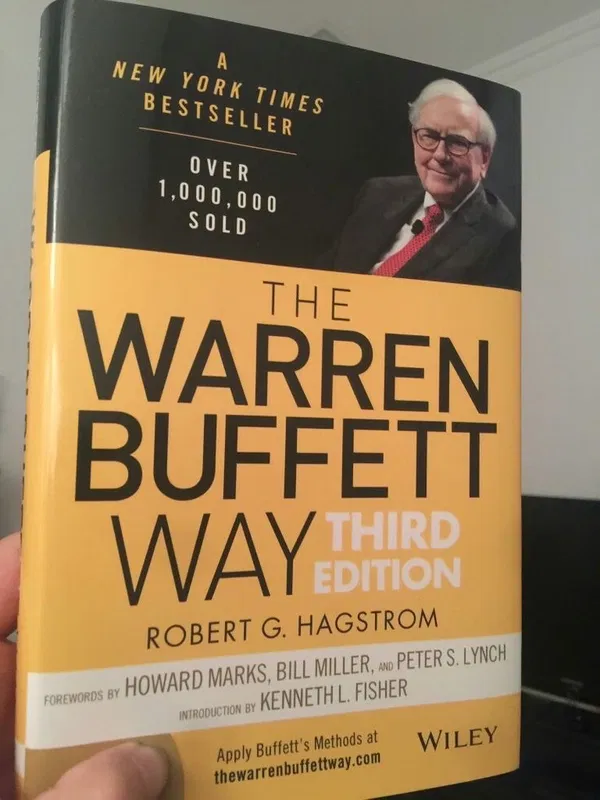 The Warren Buffett Way (Abridged) by Robert G. Hagstro