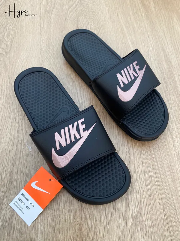 Nike Victori One Slides in Black