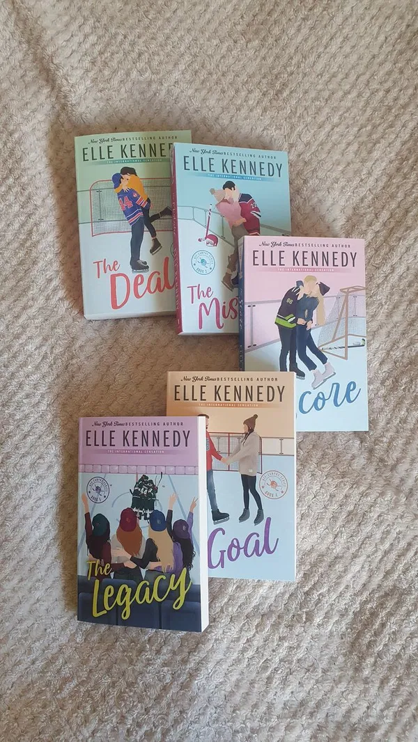 Off-Campus Series (5 Books) by Elle Kennedy