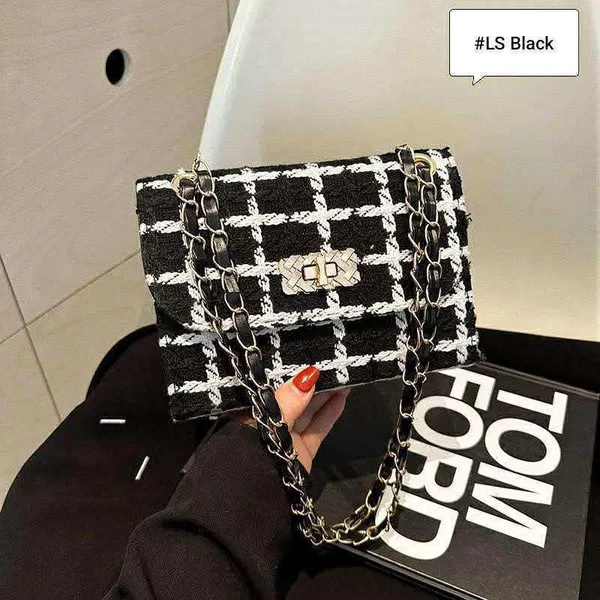 Chained Texture Square Bag
