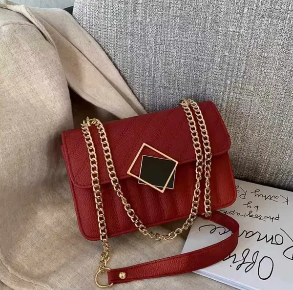 Chic crossbody shoulder bag