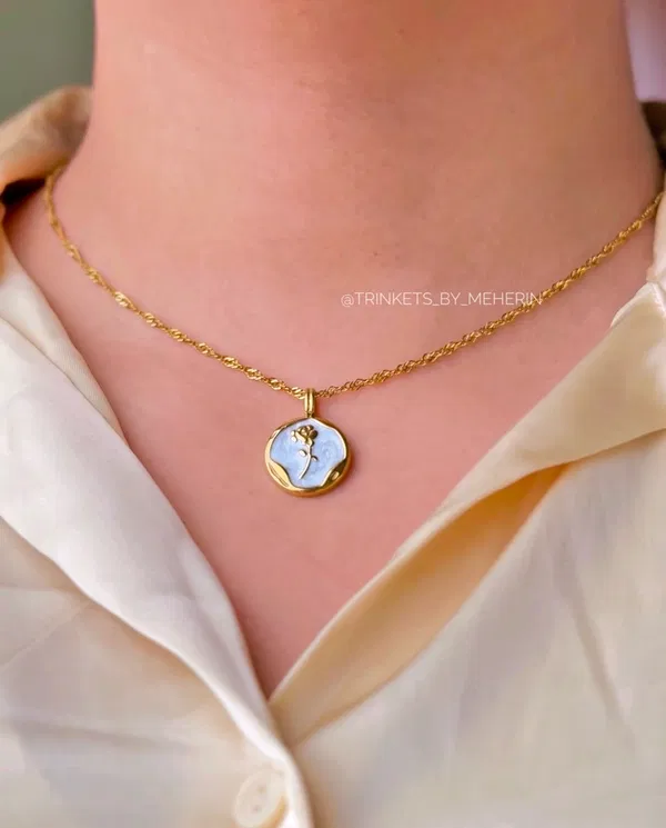Vintage rose necklace