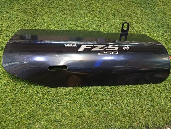 Premium Black Silencer Gourde For Yamaha FZ-25
