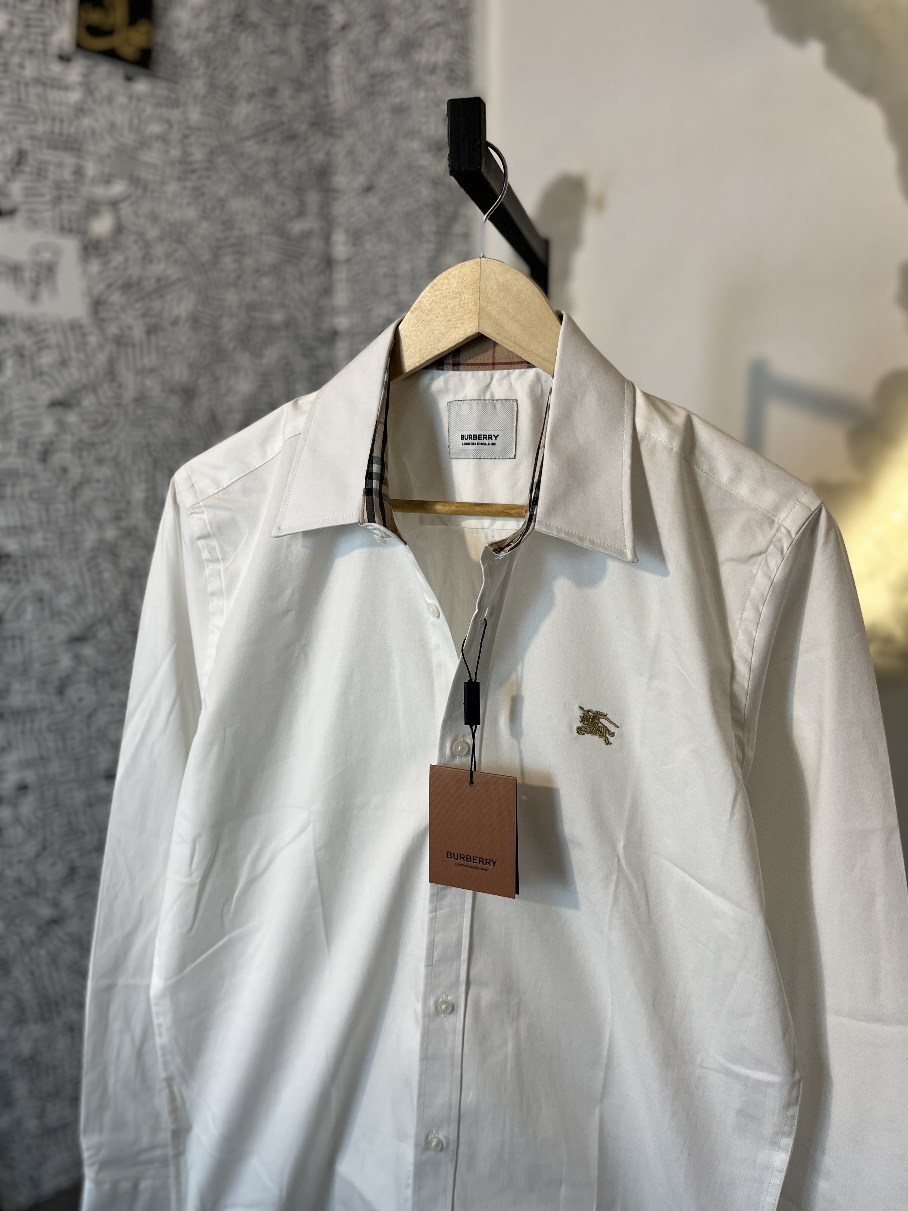 PREMIUM SOLID WHITE BURBERY