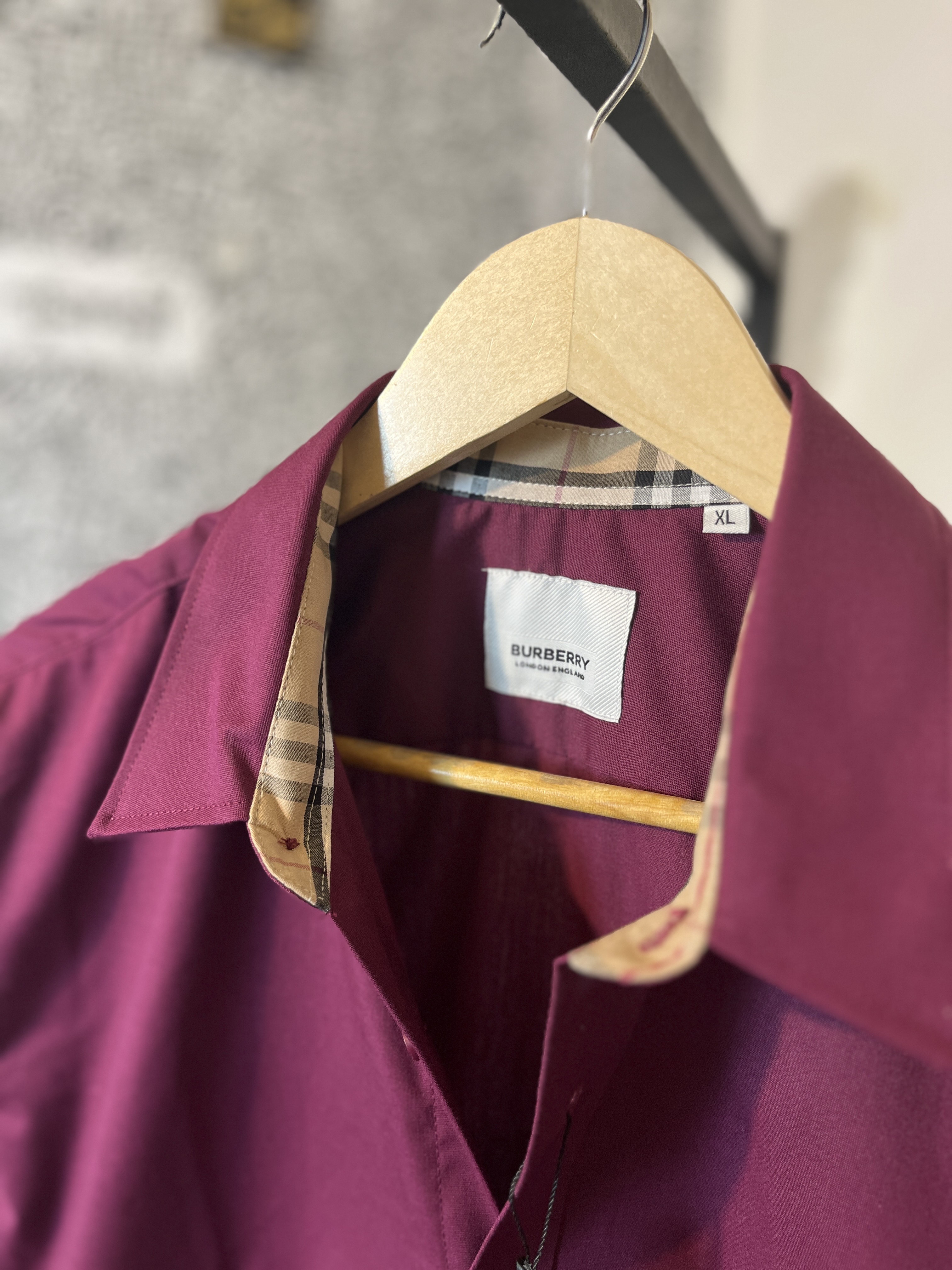 PREMIUM BURBERRY MAROON_img_1