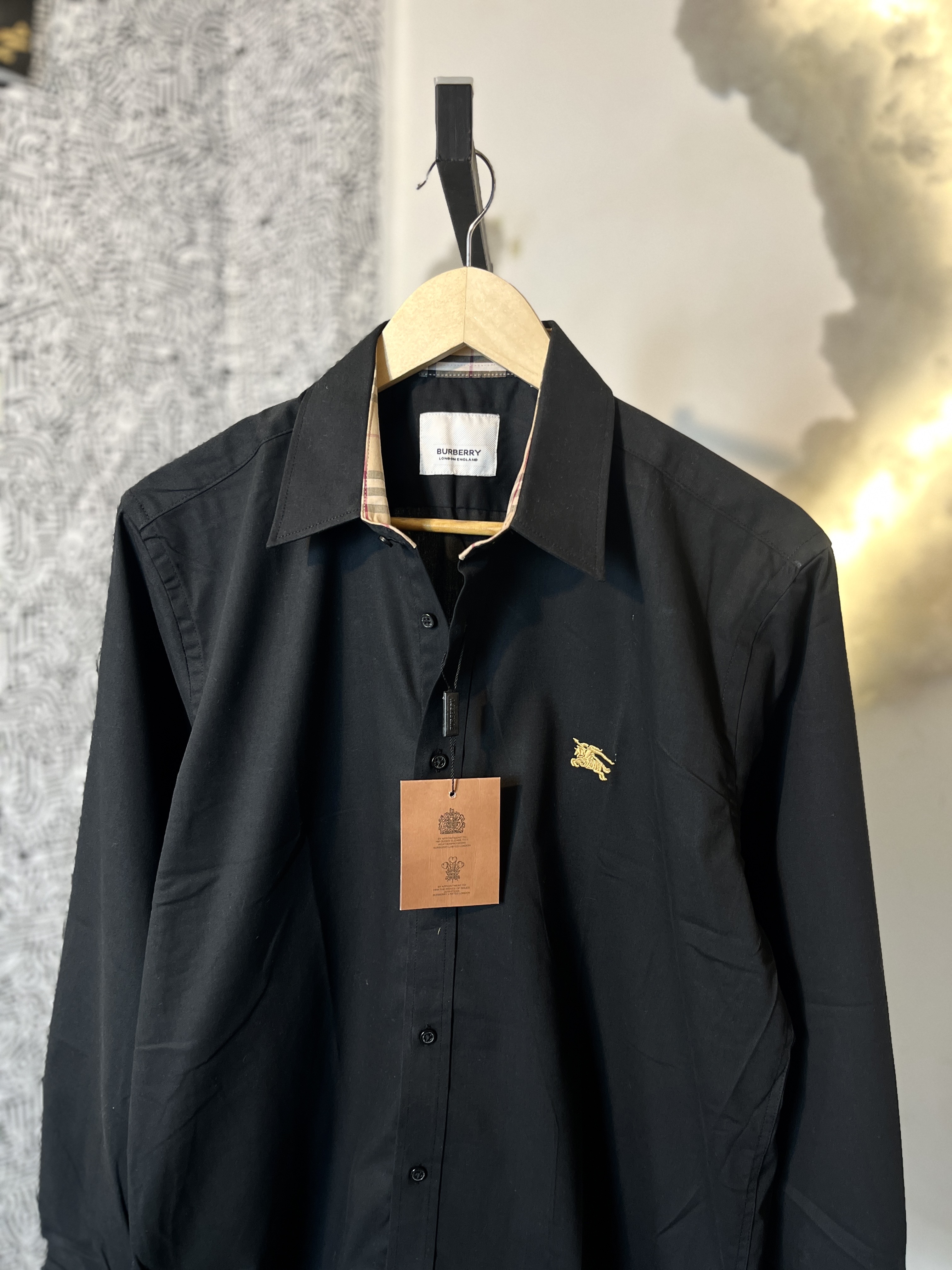 PREMIUM BURBERRY SOLID BLACK