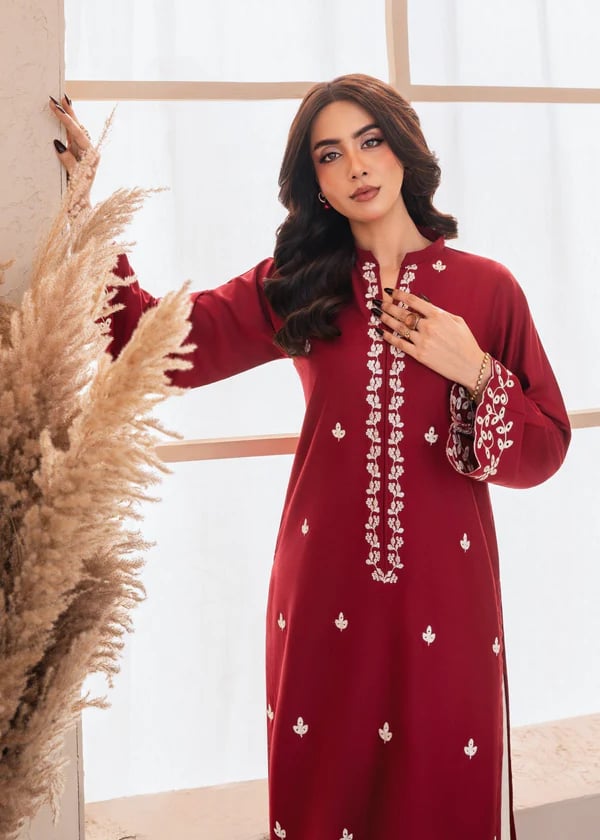 New Arrival – Elegant Red Embroidered Kurti Set_img_4