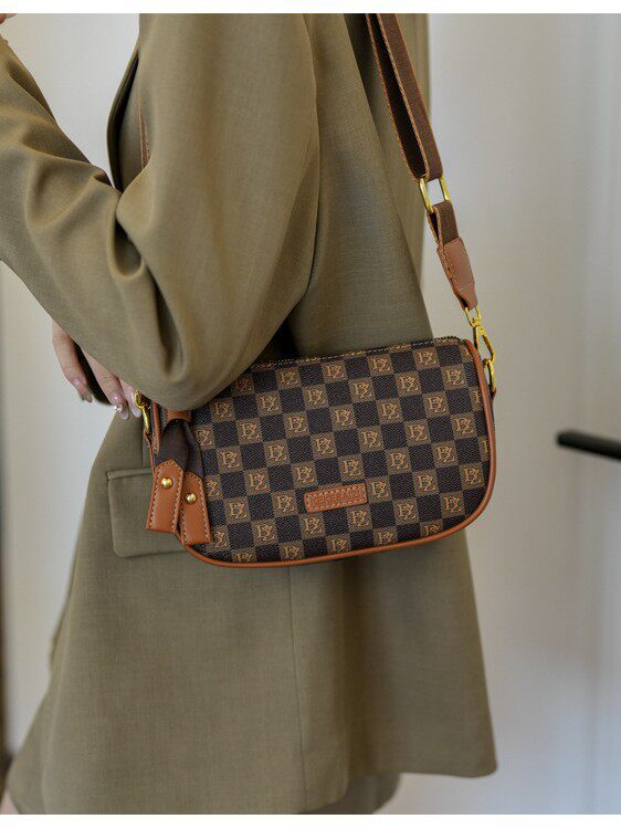 Checkered Letter Shoulder Bag with Wide Shoulder Strap, Crossbody Bag for Women_img_4