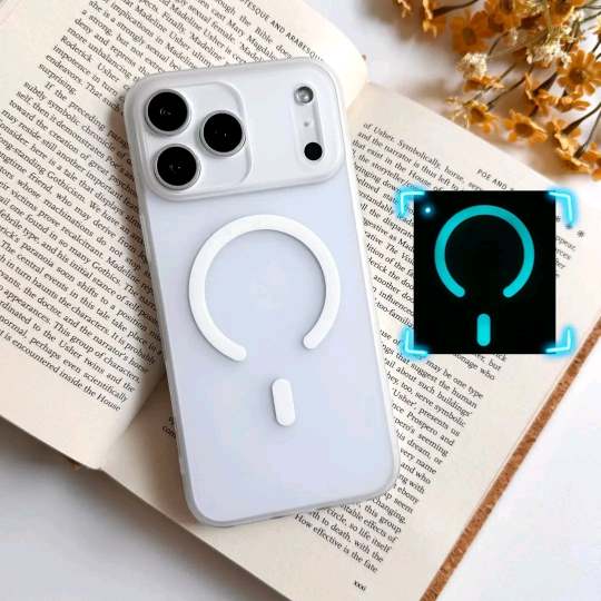 High-Quality Radium Effect Luminous MagSafe Hard Case - Night Glow Your Phone in Dark_img_2