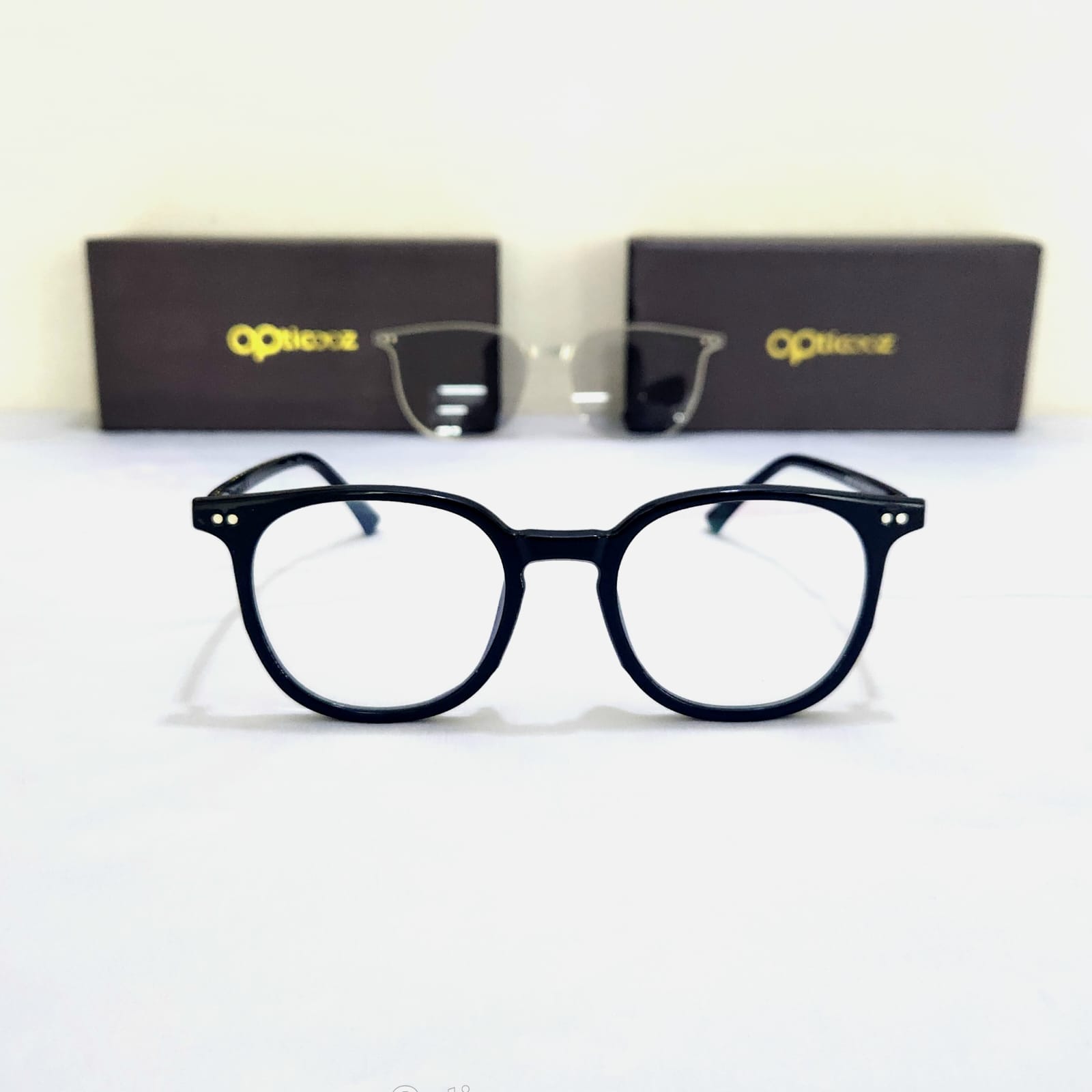 Premium Magnetic Clip-On Eyeglass (2-in-1)_img_3
