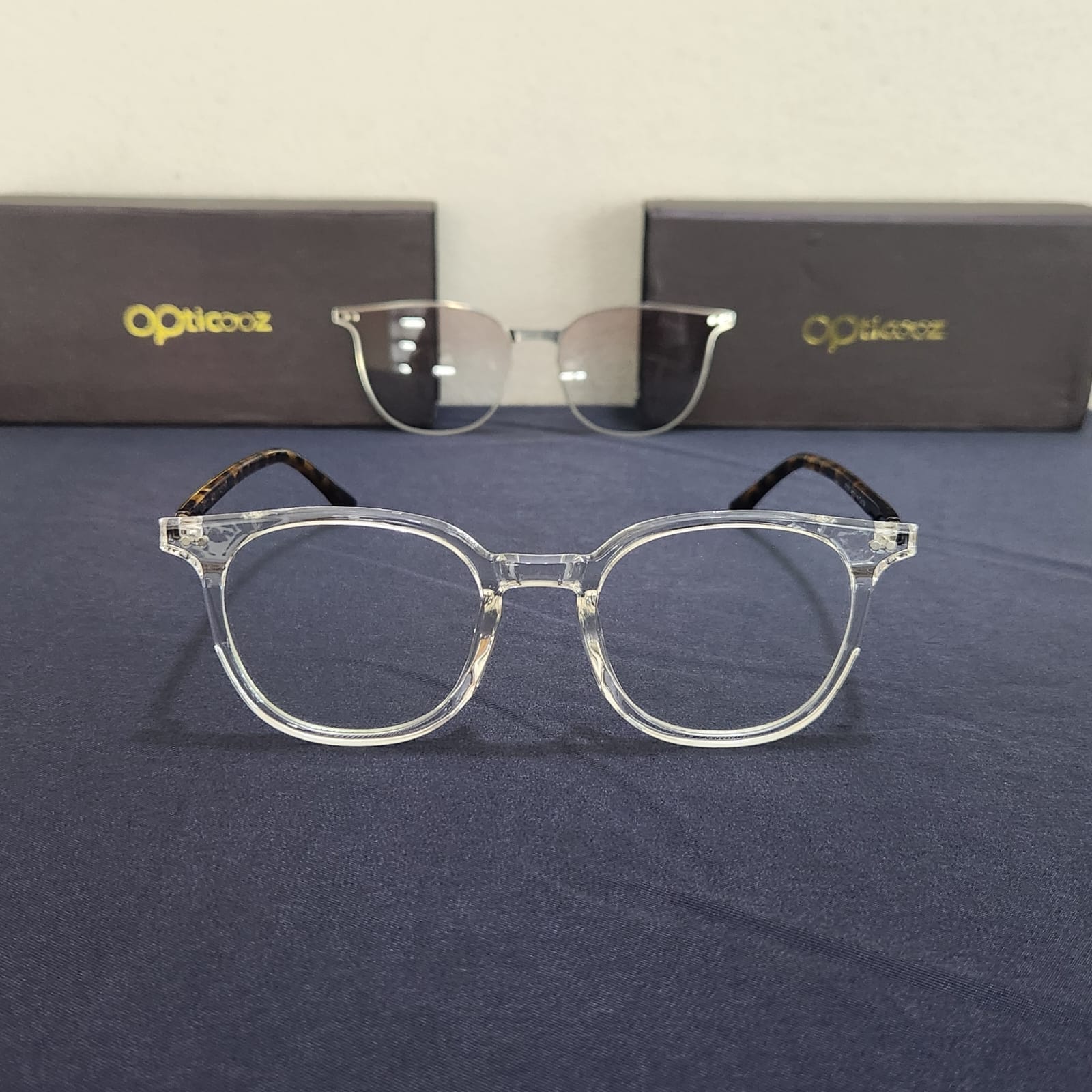 Premium Magnetic Clip-On Eyeglass (2-in-1)_img_3