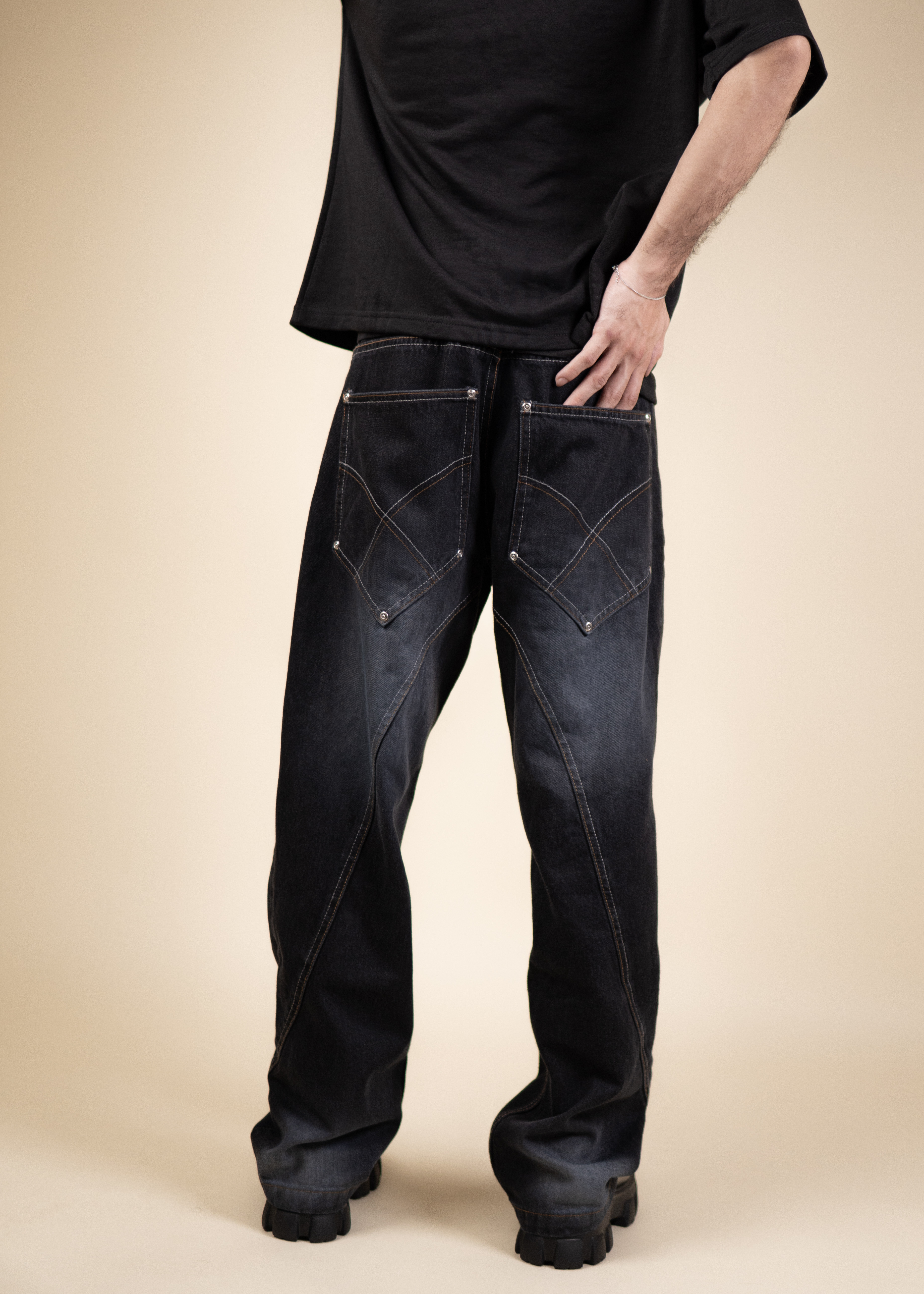"RETRO FADE JEANS: Deep Indigo Geometric Baggy Denim"_img_3