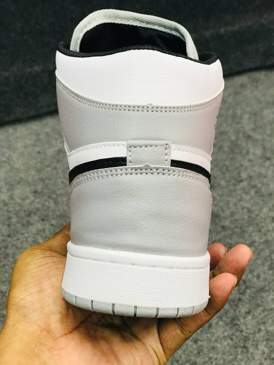 Nike Air Jordan Retro 1 Mid Smoke Grey_img_2