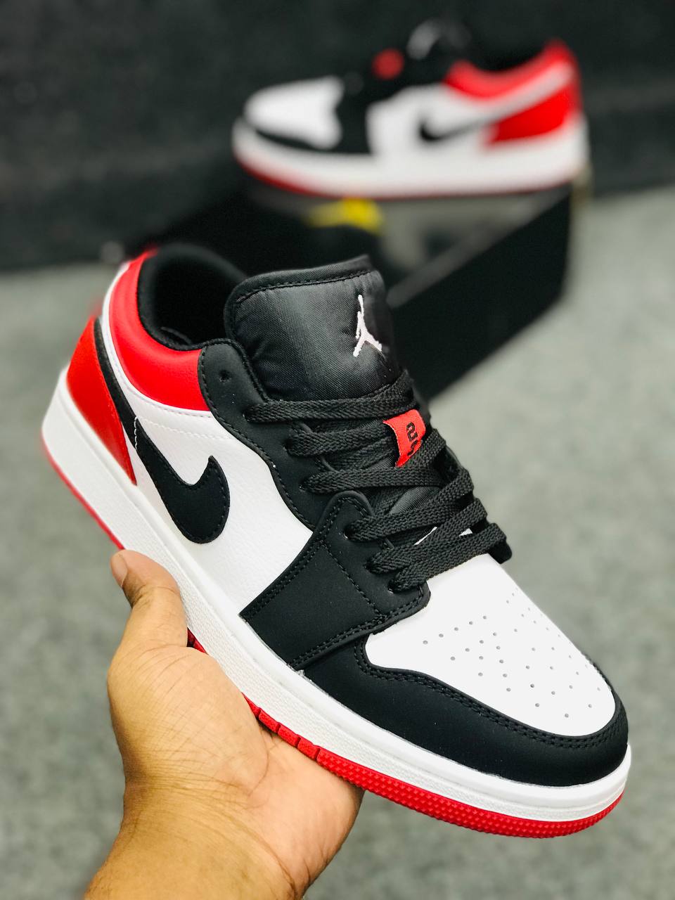 Air Jordan 1 Low - Black Toe_img_0
