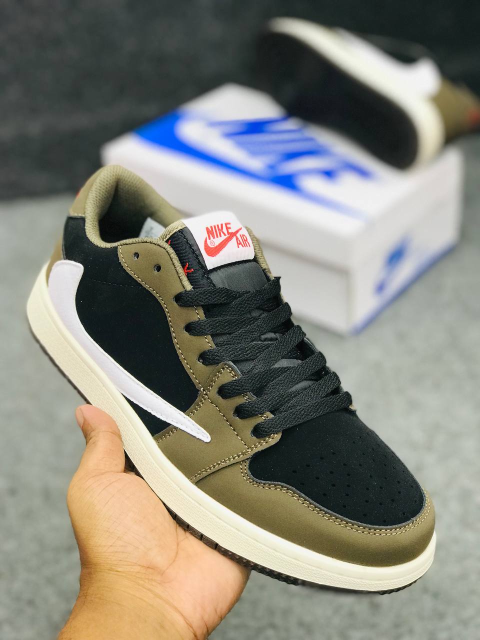Travis Scott x Air Jordan 1 Low 'Mocha'_img_0