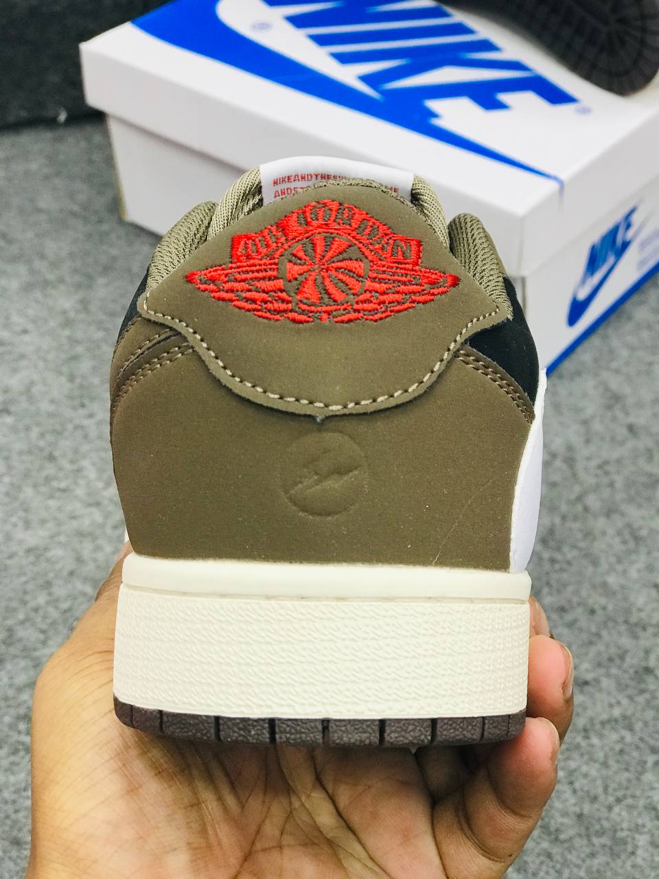 Travis Scott x Air Jordan 1 Low 'Mocha'_img_1