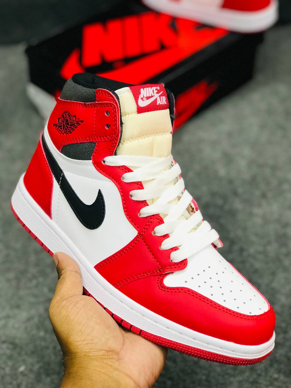 Jordan 1 Retro High OG Chicago Lost and Found_img_0