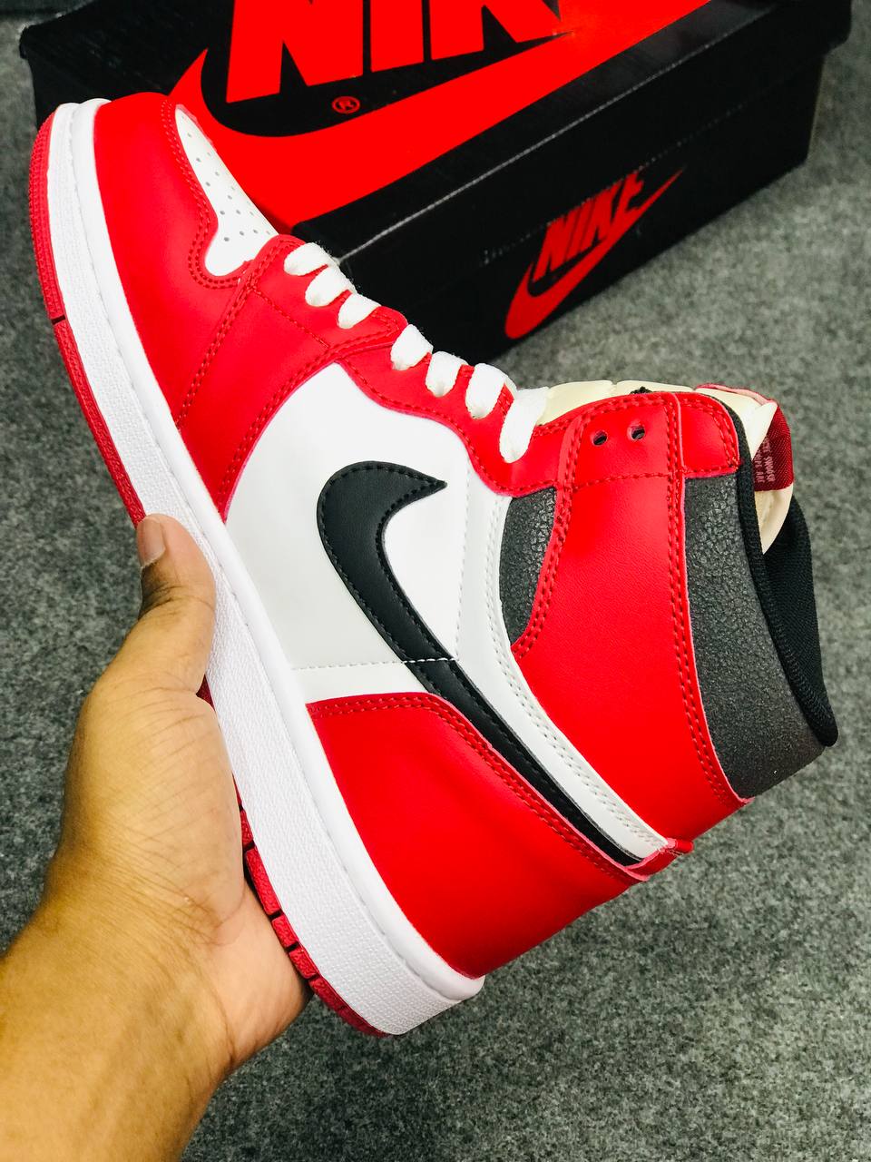 Jordan 1 Retro High OG Chicago Lost and Found_img_2