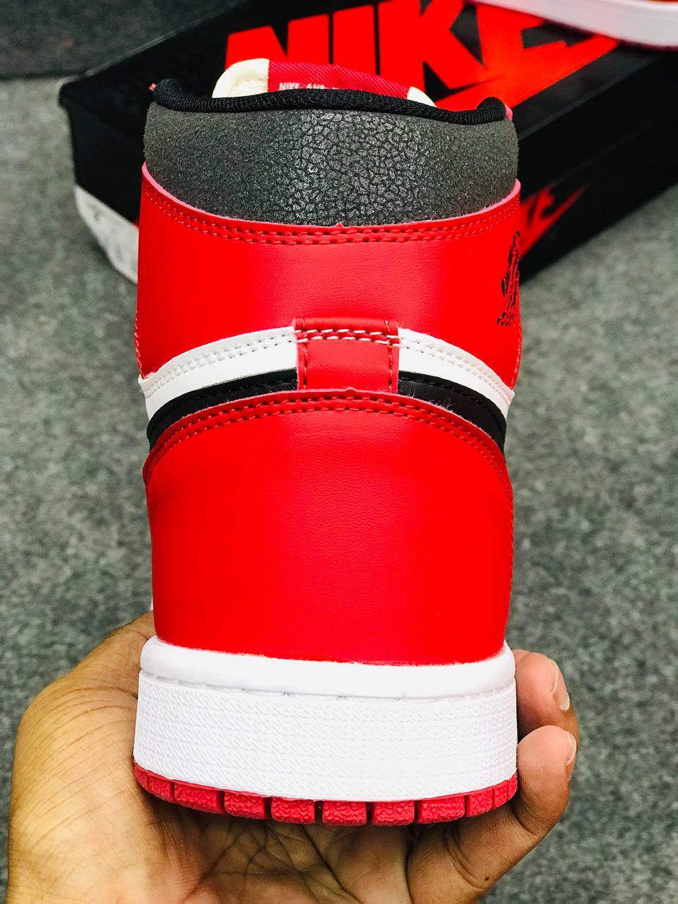 Jordan 1 Retro High OG Chicago Lost and Found_img_3