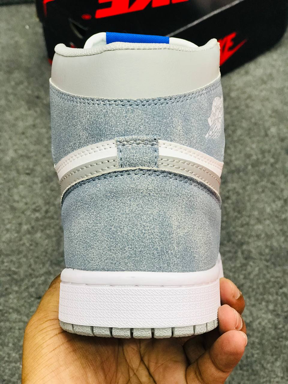 AIR JORDAN 1 RETRO HIGH OG 'HYPER ROYAL'_img_1