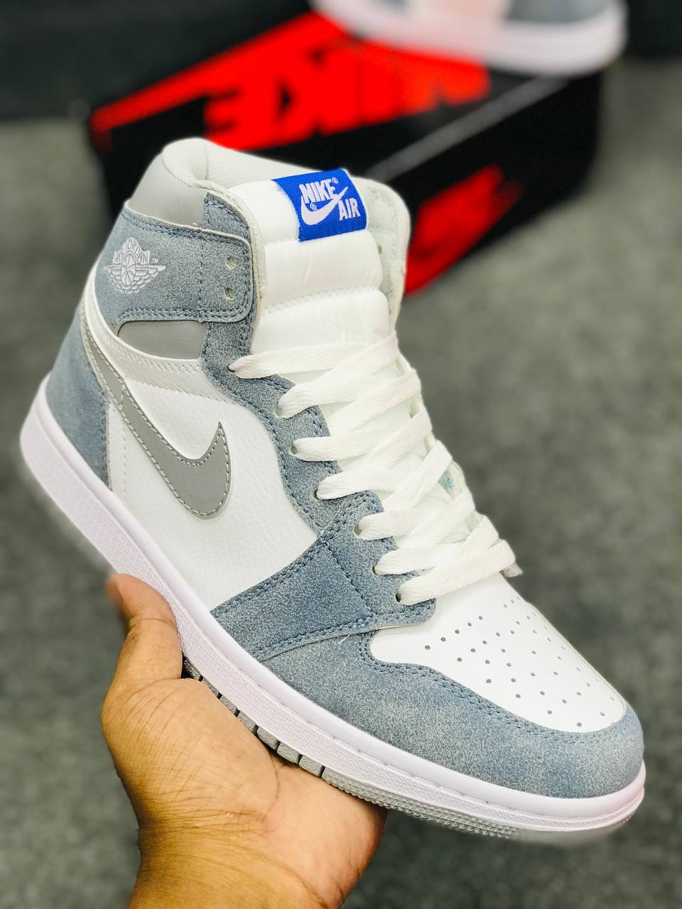 AIR JORDAN 1 RETRO HIGH OG 'HYPER ROYAL'_img_0