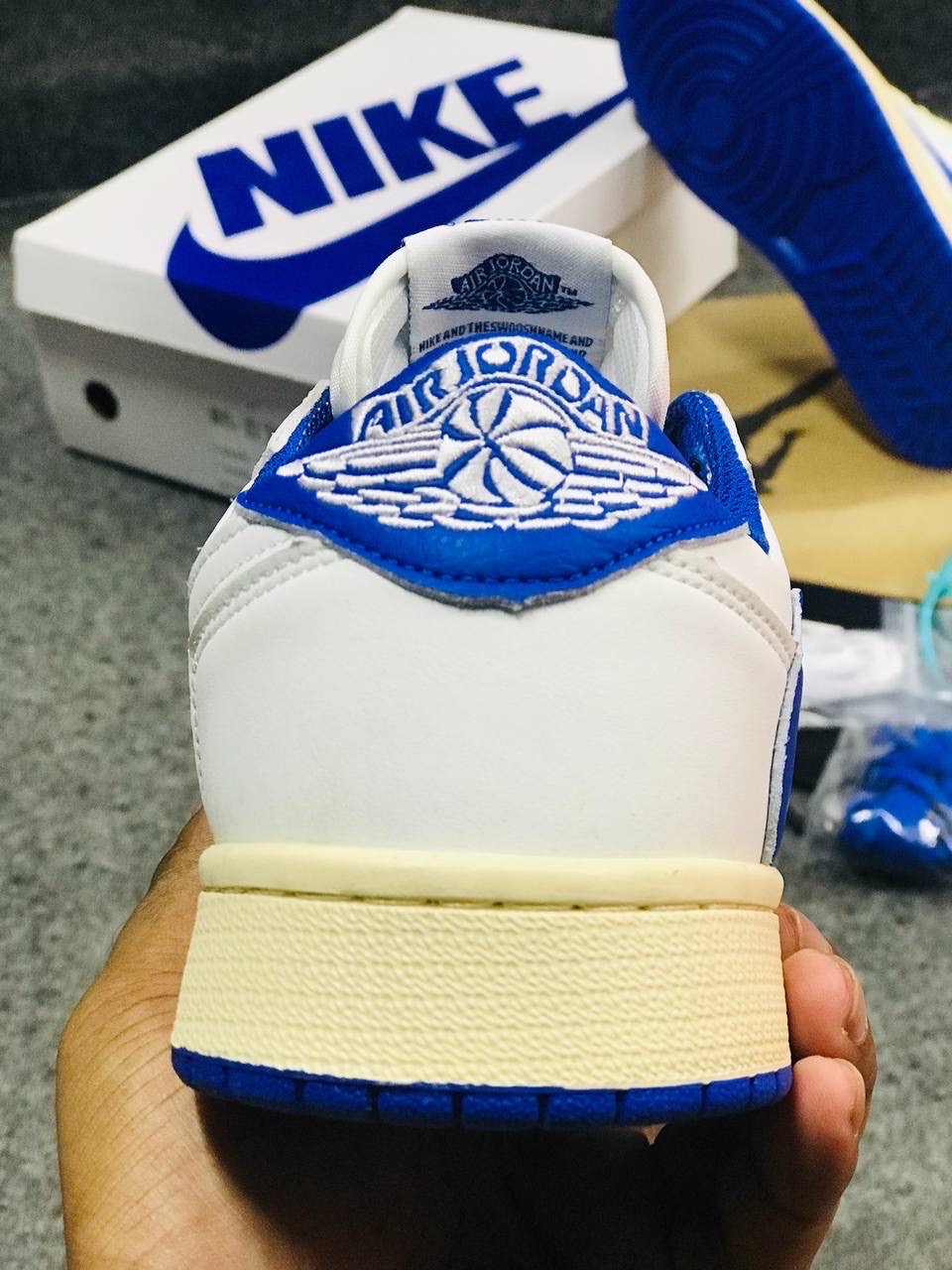 Travis Scott Blue Bottom Barb_img_2