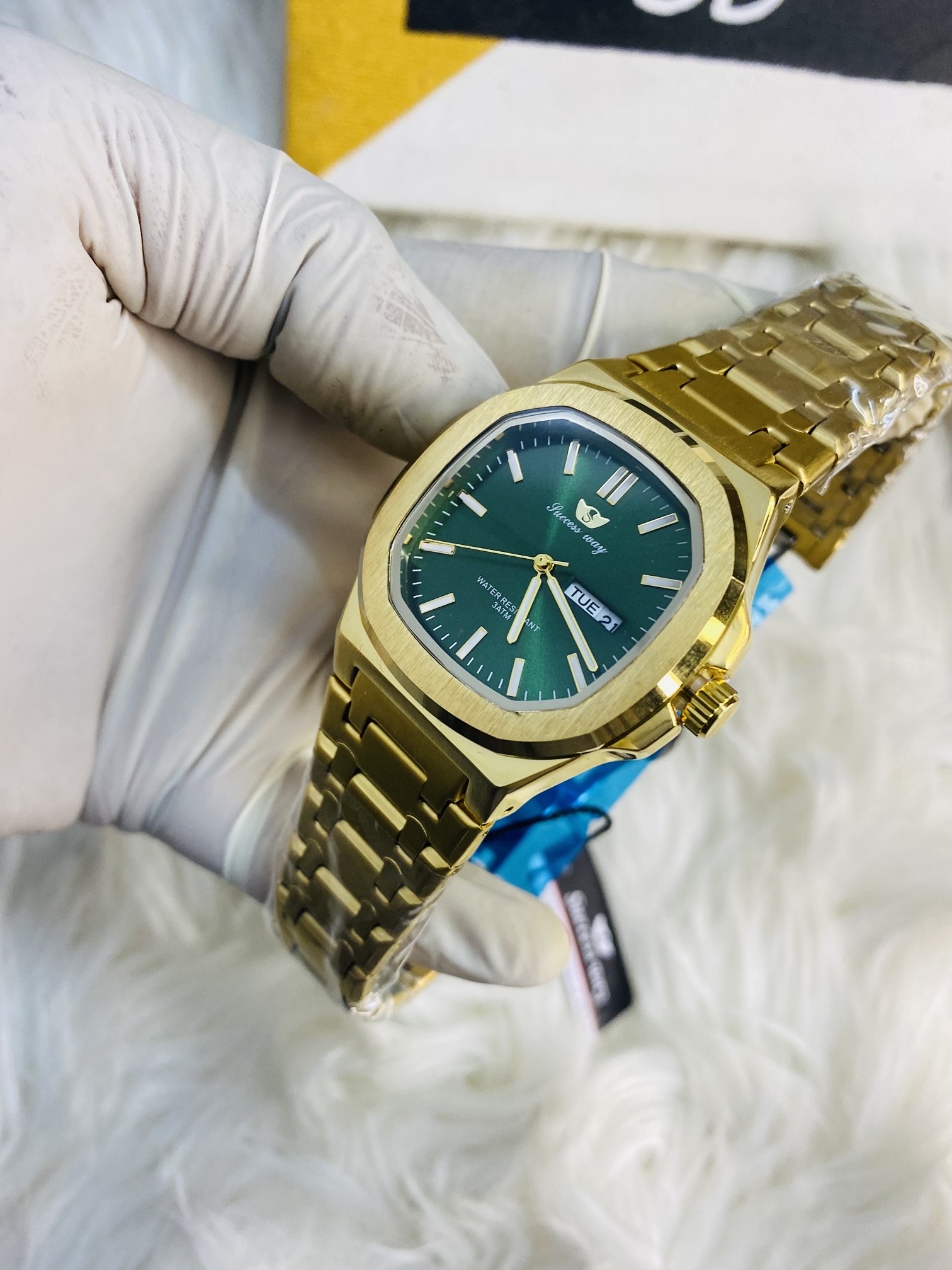 Success Way Full golden