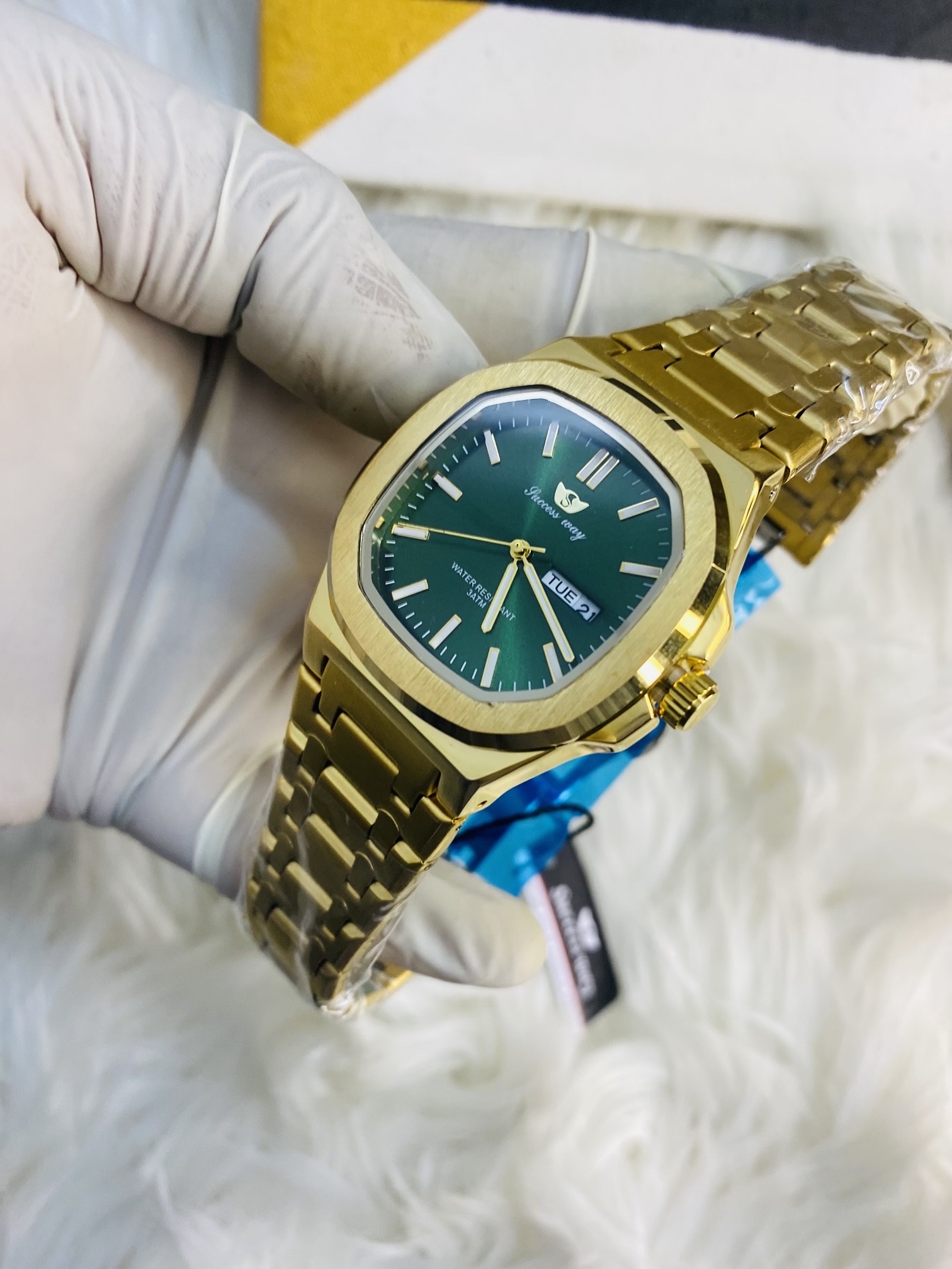 Success Way Full golden_img_1