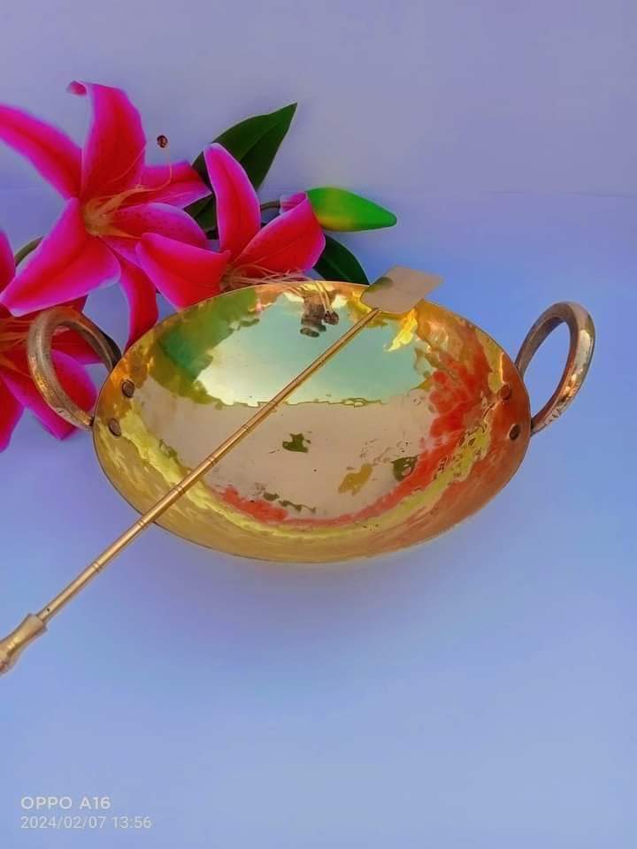 অরজিনাল পিতলের কড়াই এবং ডিজাইন খুন্তি_img_0