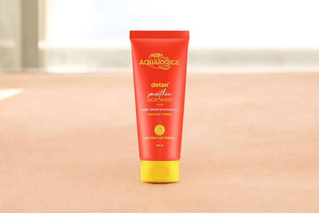 Aqualogica Detan+ Smoothie Face Wash with Cherry Tomato & Glycolic Acid for Tan Removal - 100ml_img_0