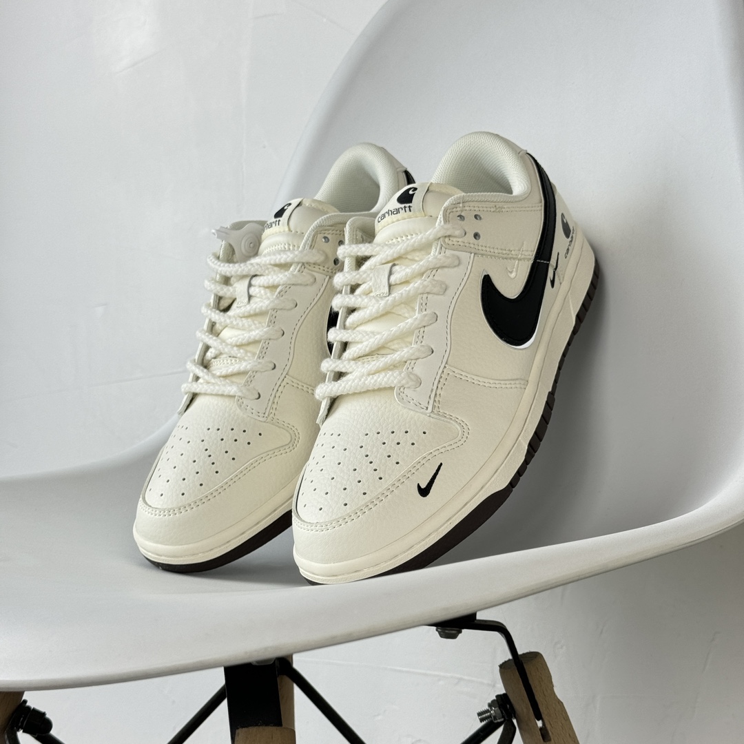 Nike Dunks with Carhartt branding (1:1)_img_0