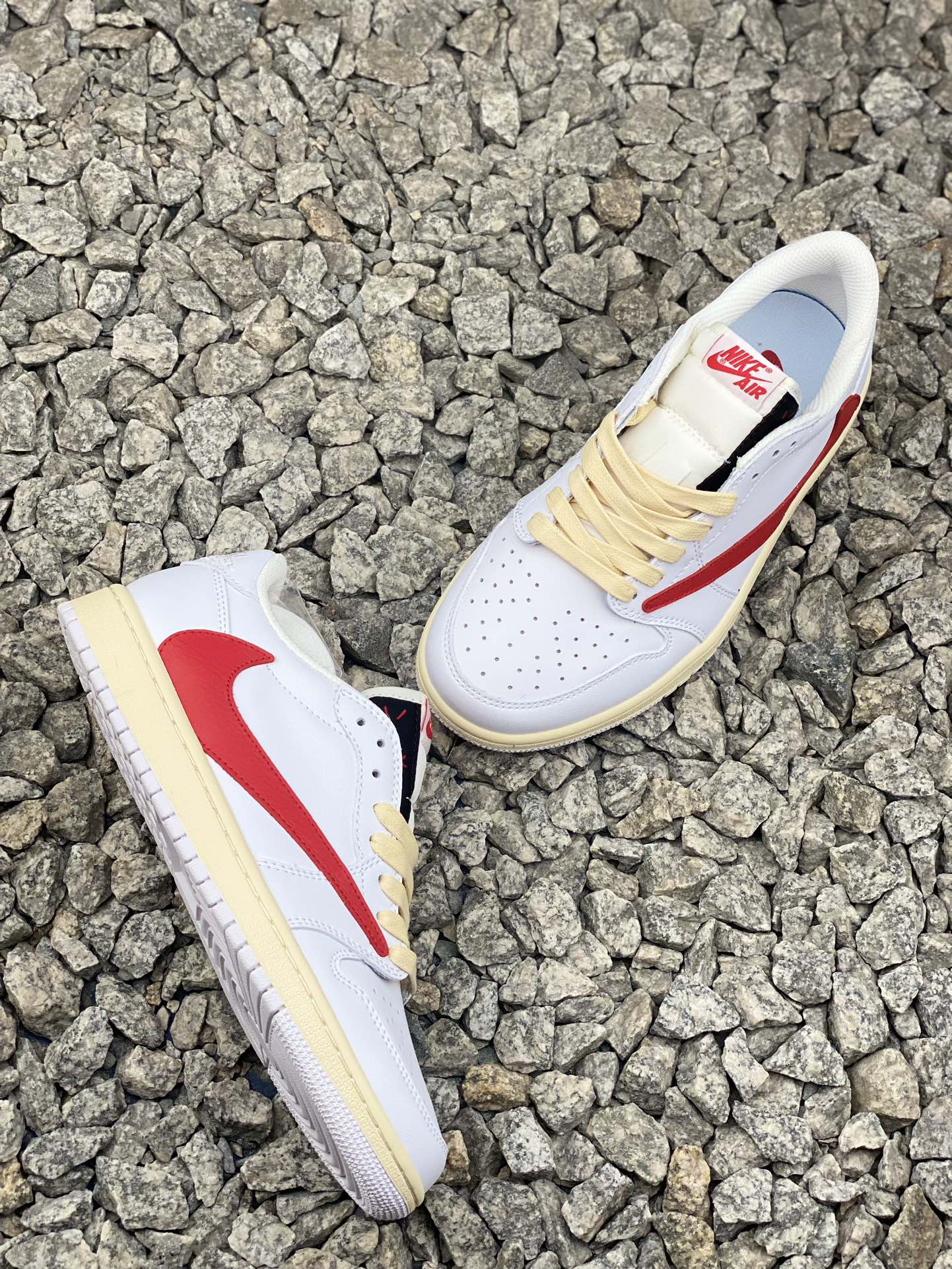 Travis Scott x Air Jordan 1 Low (1:1)_img_0