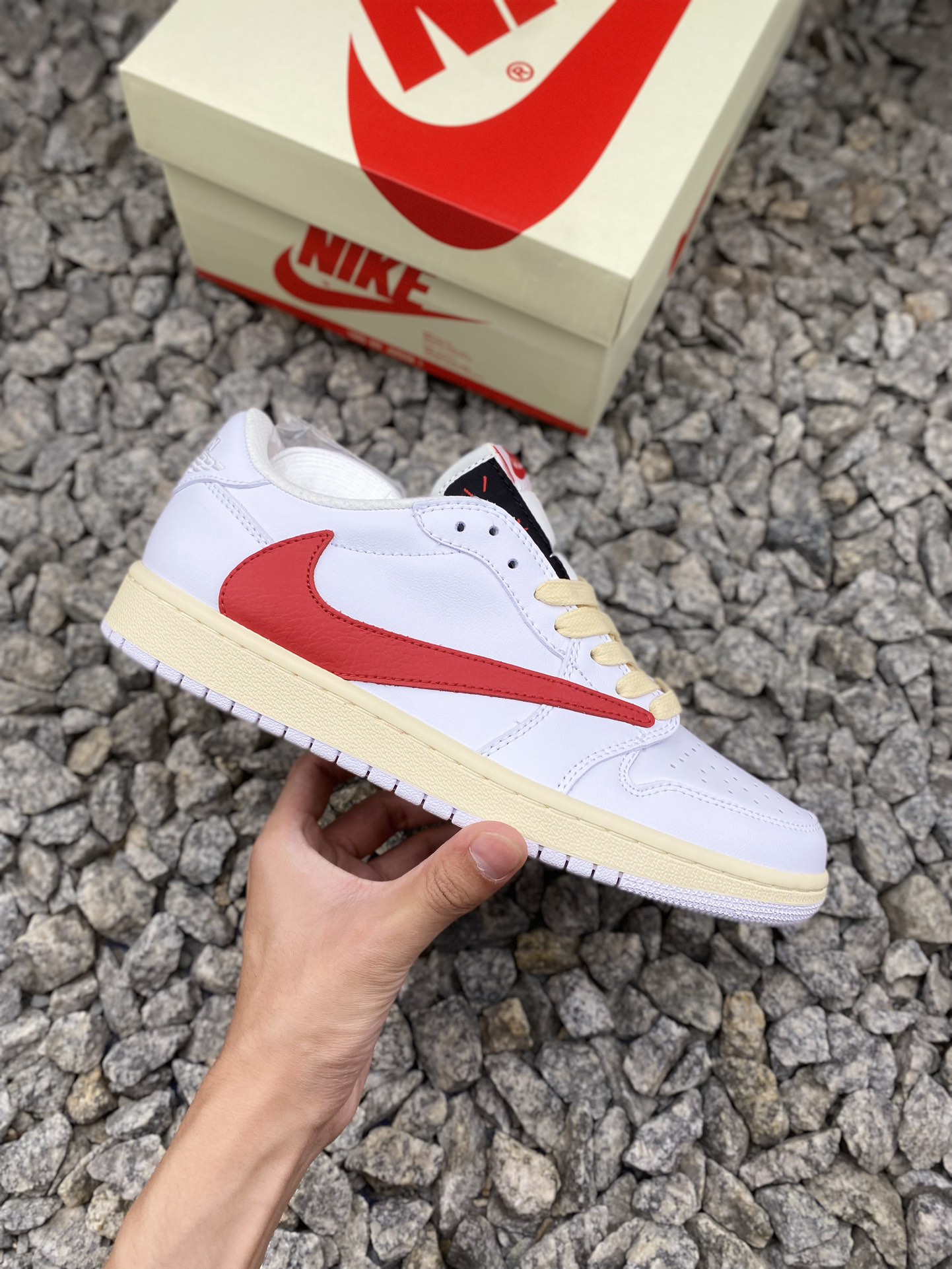 Travis Scott x Air Jordan 1 Low (1:1)_img_2