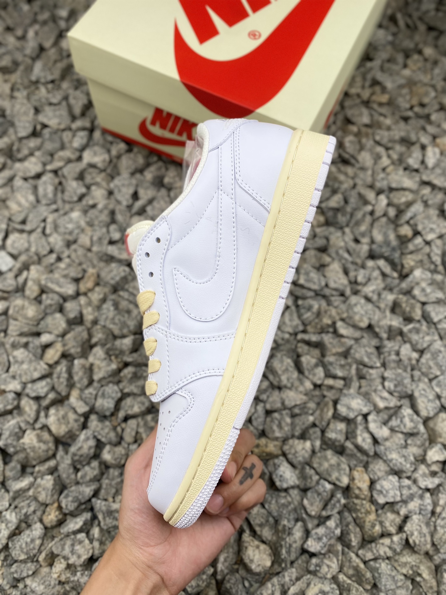 Travis Scott x Air Jordan 1 Low (1:1)_img_3
