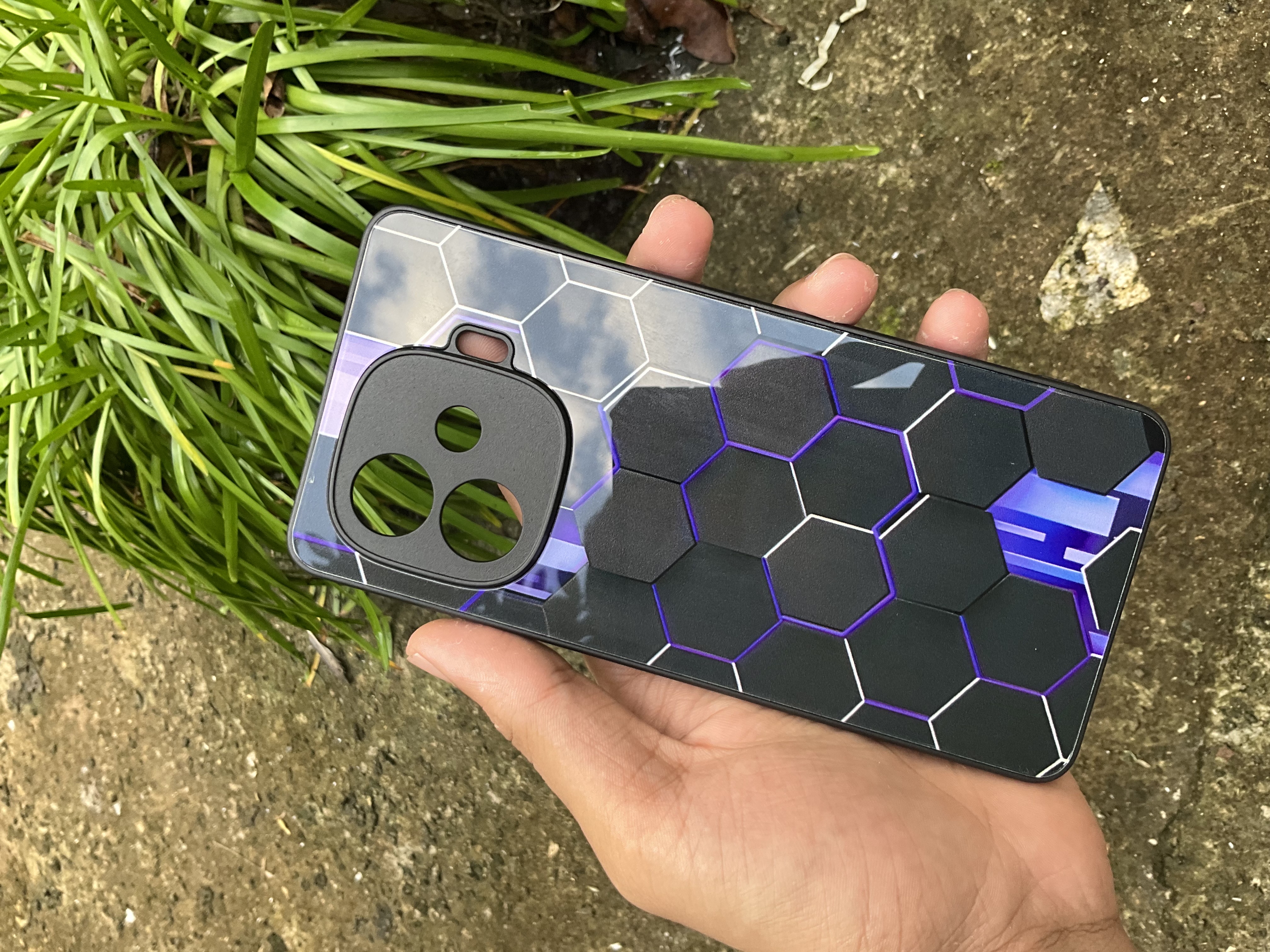 IQOO Z9Turbo Honeycomb cube metal paint glass case_img_1