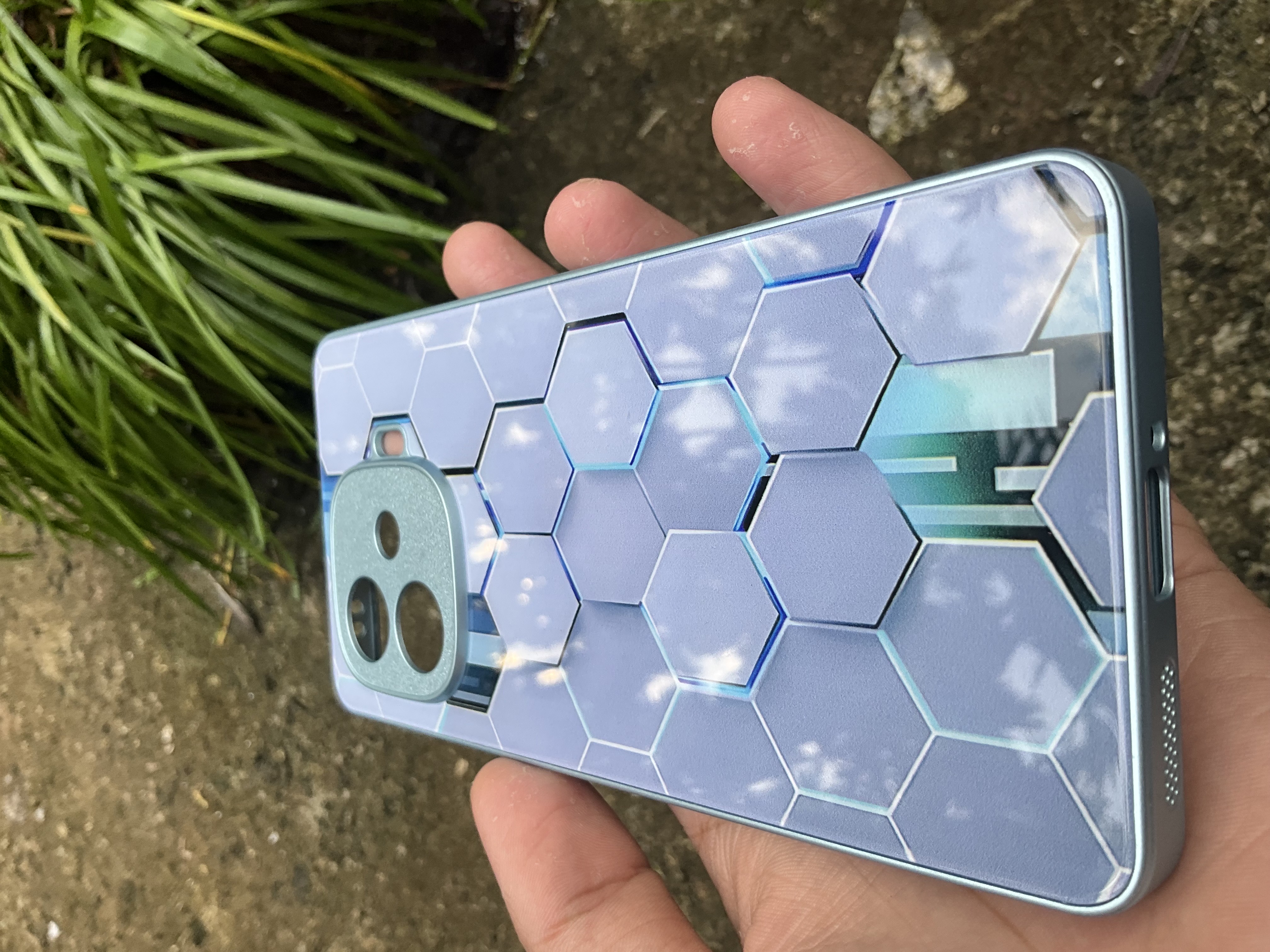 IQOO Z9Turbo Honeycomb cube metal paint glass case_img_2