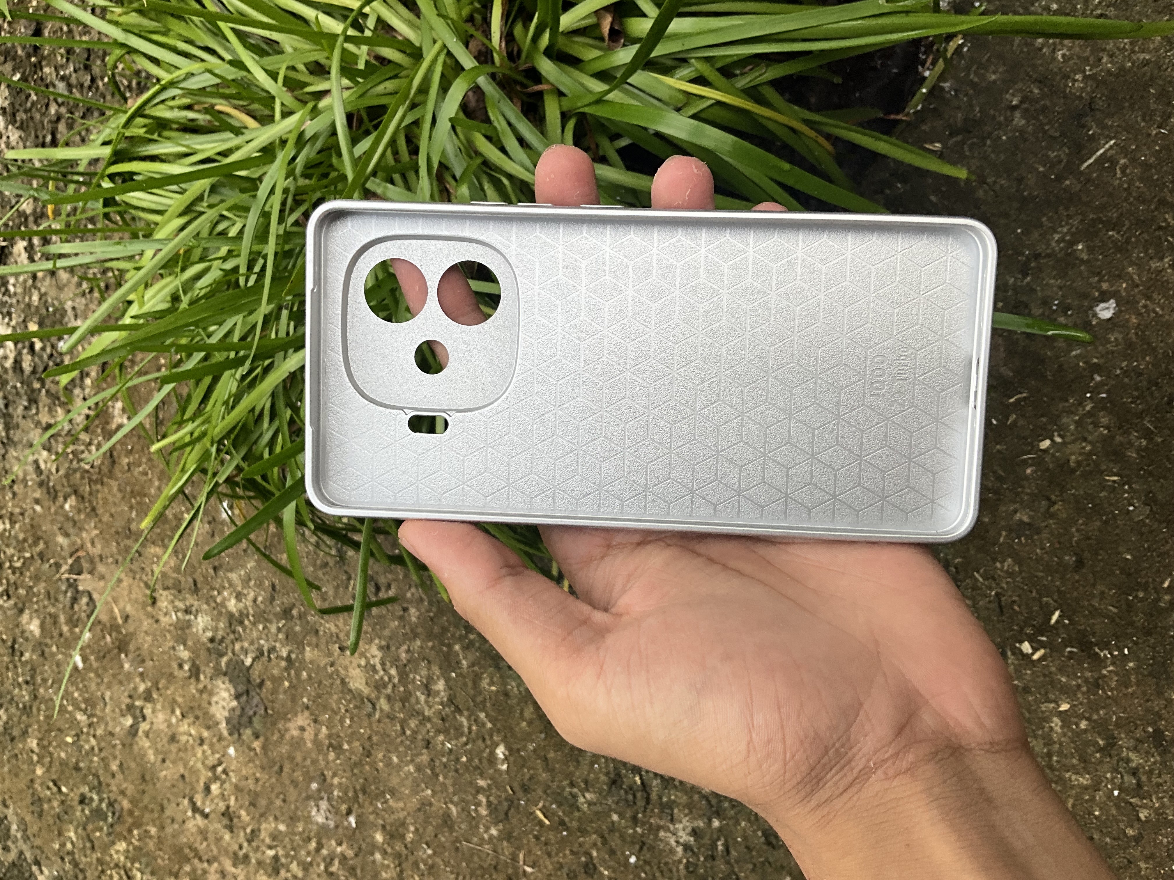 IQOO Z9Turbo Honeycomb cube metal paint glass case_img_3