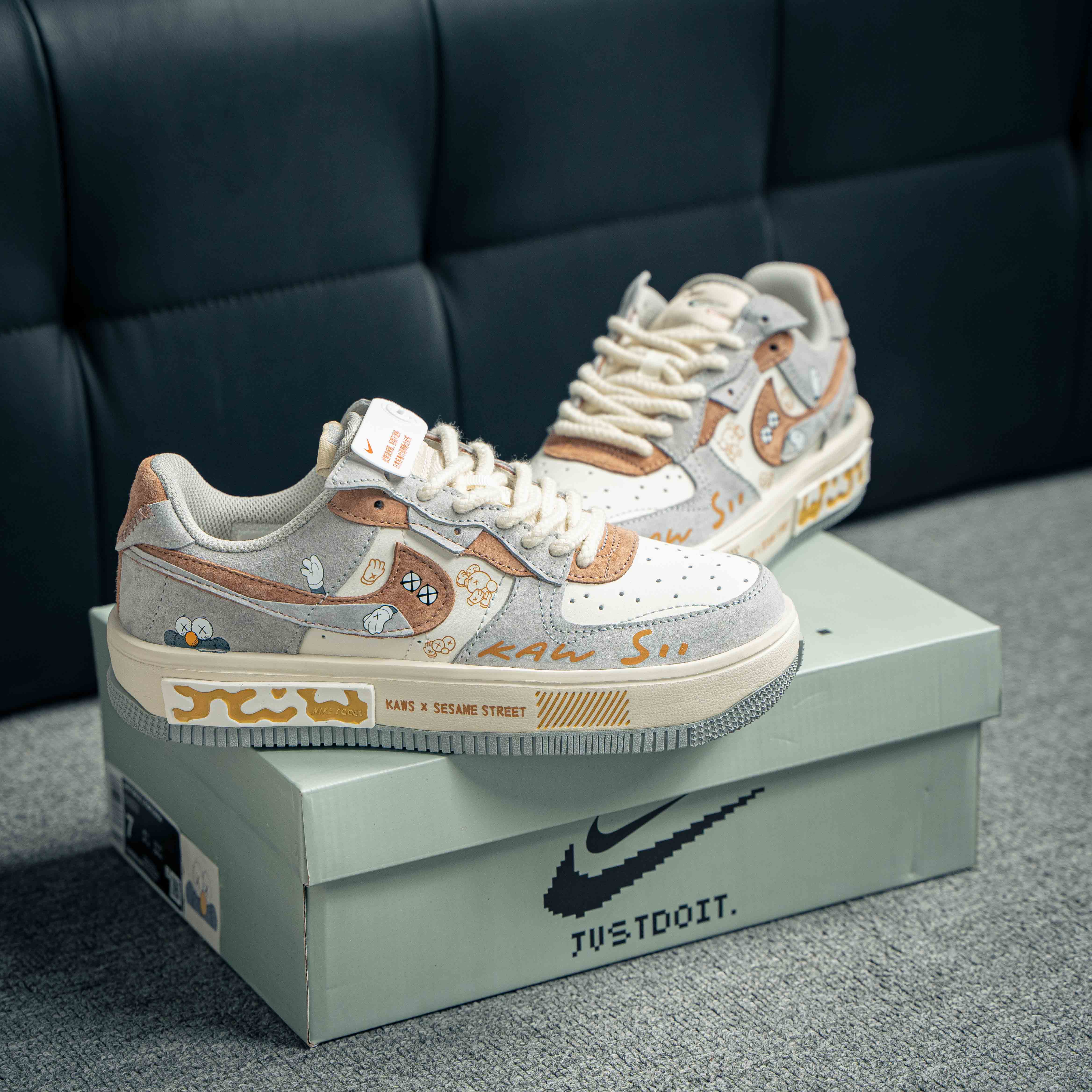 Nike Air Force 1 Low KAWS x Sesame Street (1:1)_img_0