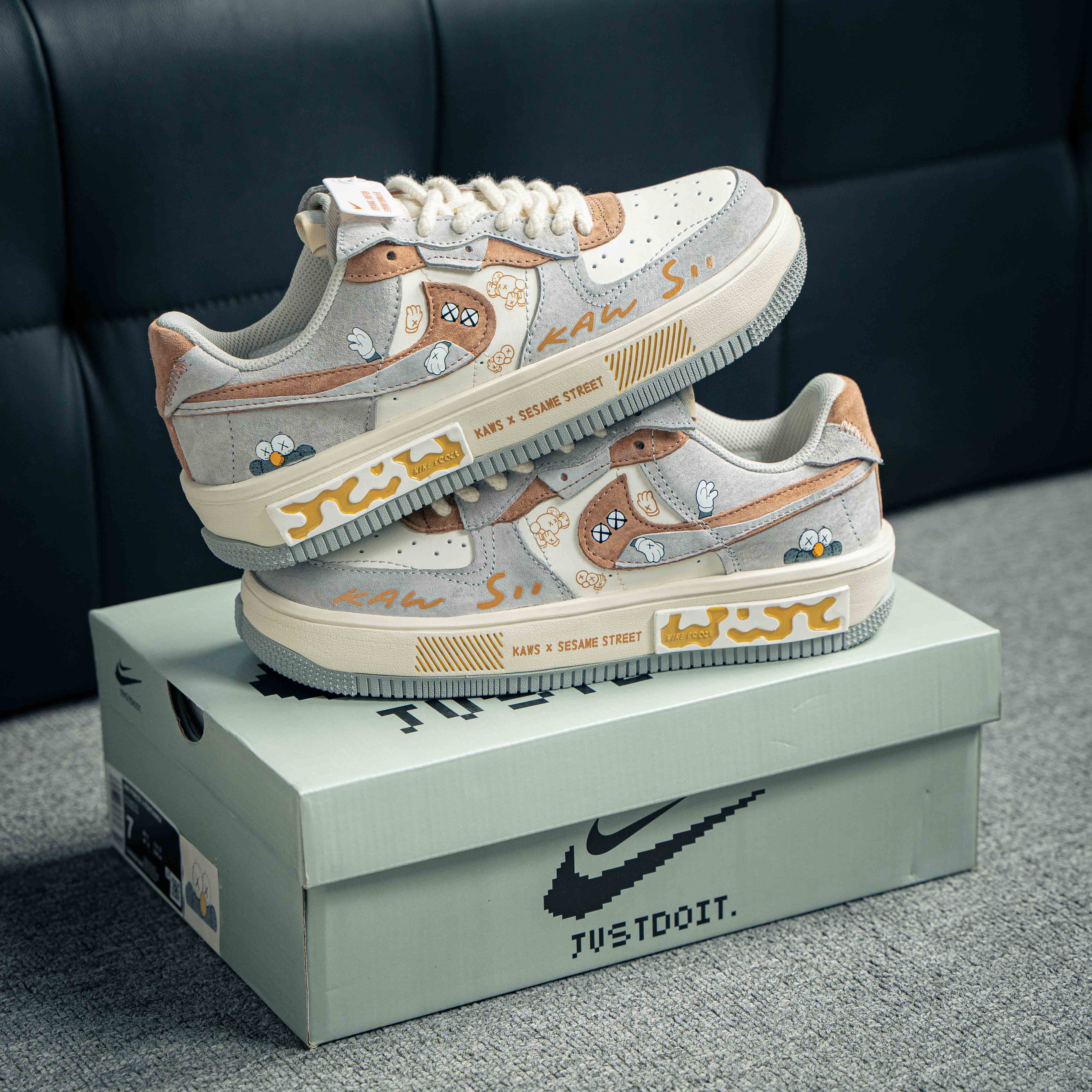 Nike Air Force 1 Low KAWS x Sesame Street (1:1)_img_1