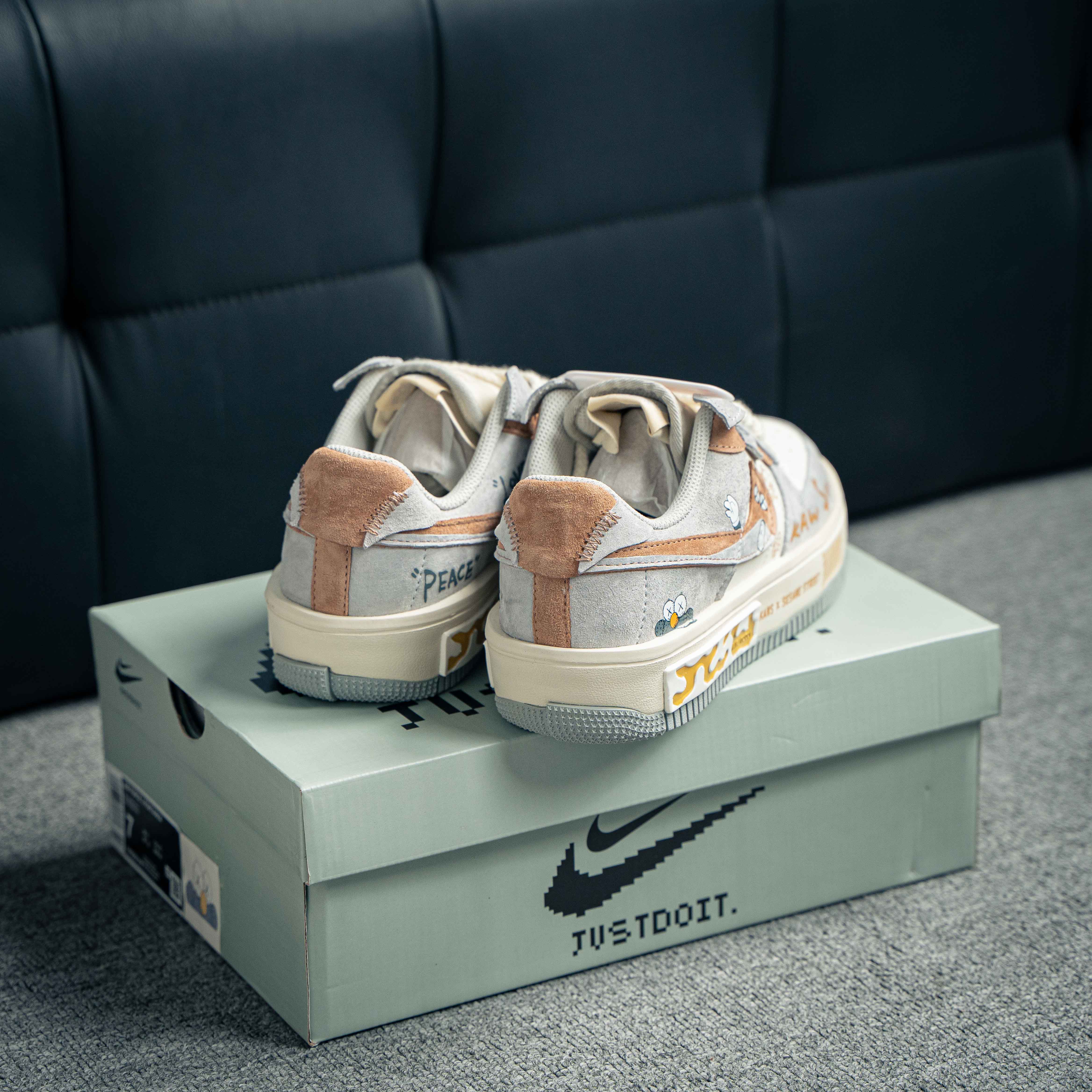 Nike Air Force 1 Low KAWS x Sesame Street (1:1)_img_3